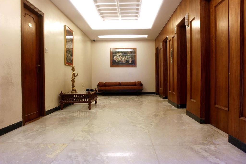 The Woods Manor Mg Road Hotel Kochi Exterior foto